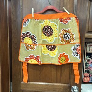 Vintage new old stock apron 60’s-70’s orange brown flowers